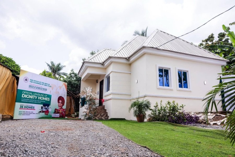 Widows’ Housing, Dignity Homes: Ambassador Offor Hails Mrs Otti, Urges Support For Continuity In Abia 2 193812
